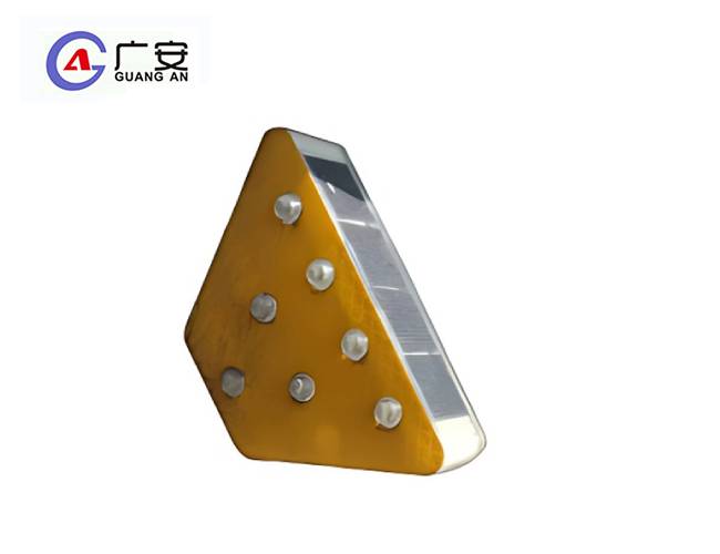 太陽能輪廓標